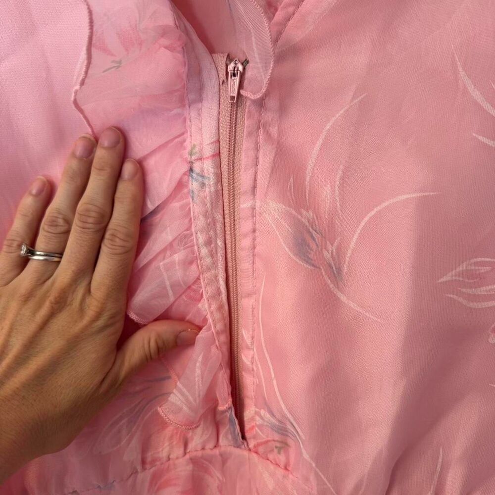 Vintage Coquette Pink Floral Dress with Ruffle Detail and Zipper Unique Kawaii - Picture 5 of 6